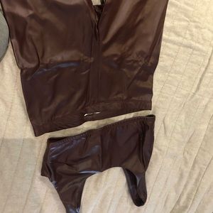 Set, biker shorts and half top